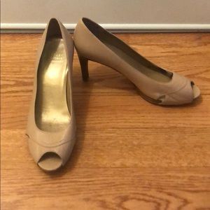 Stuart Weitzman peep toe Nude block heels